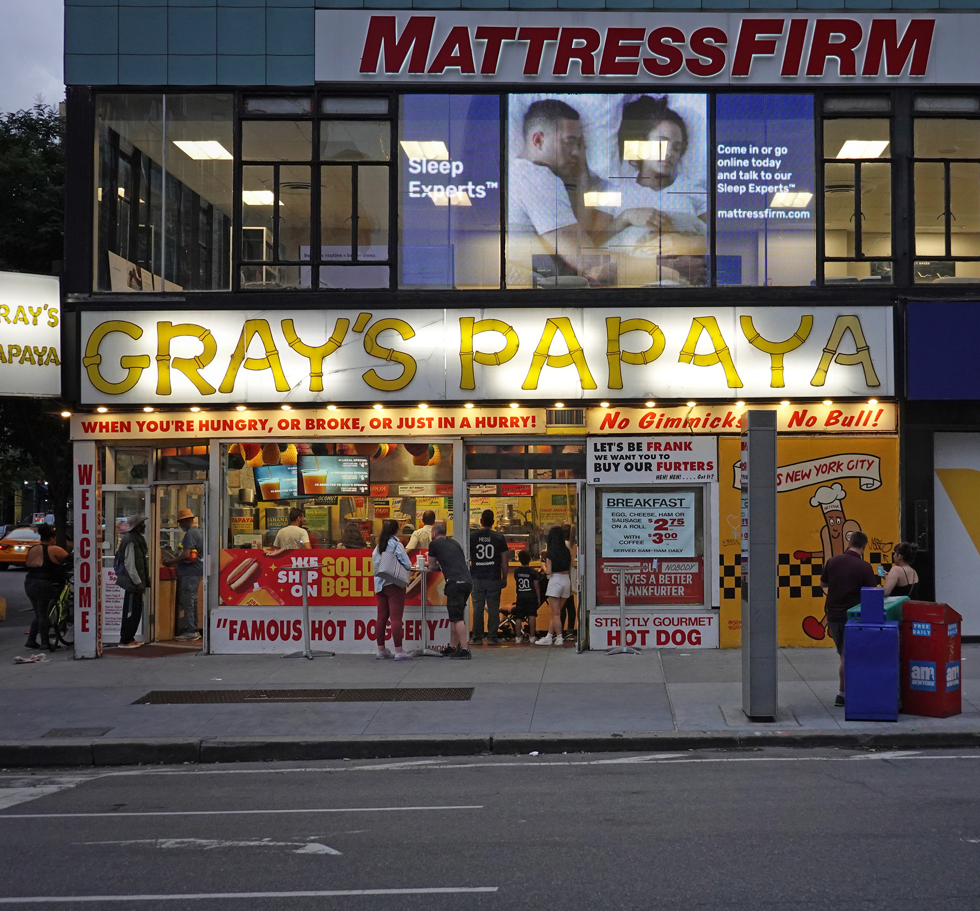 Christoph Radke, New York City, at 72nd Street, 2022